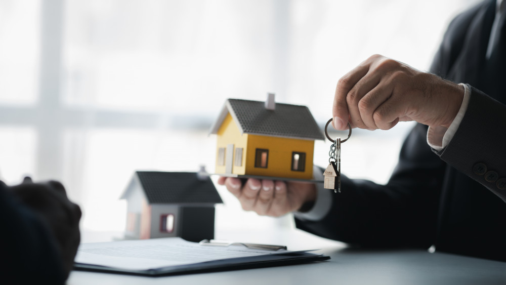 Agent immobilier : que faire face à une estimation trop basse ?